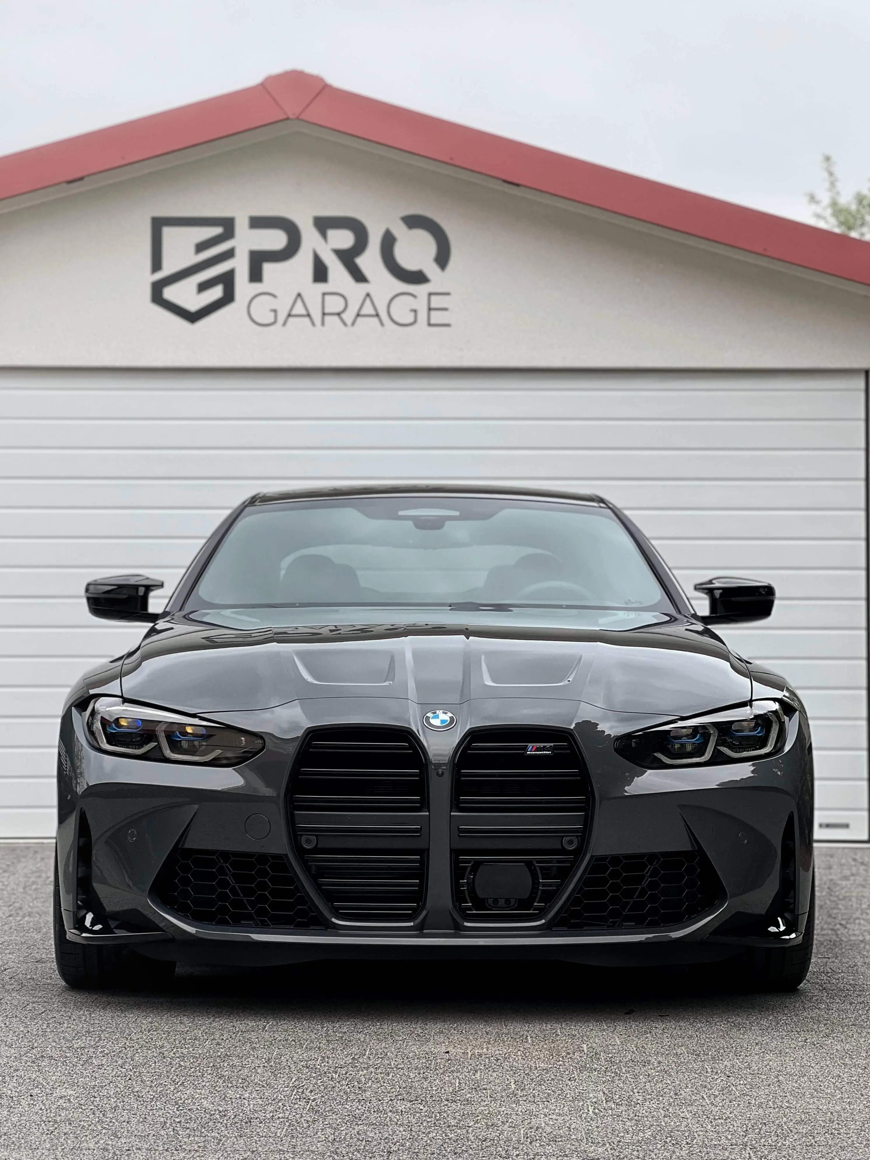 BMW M4 - View 5