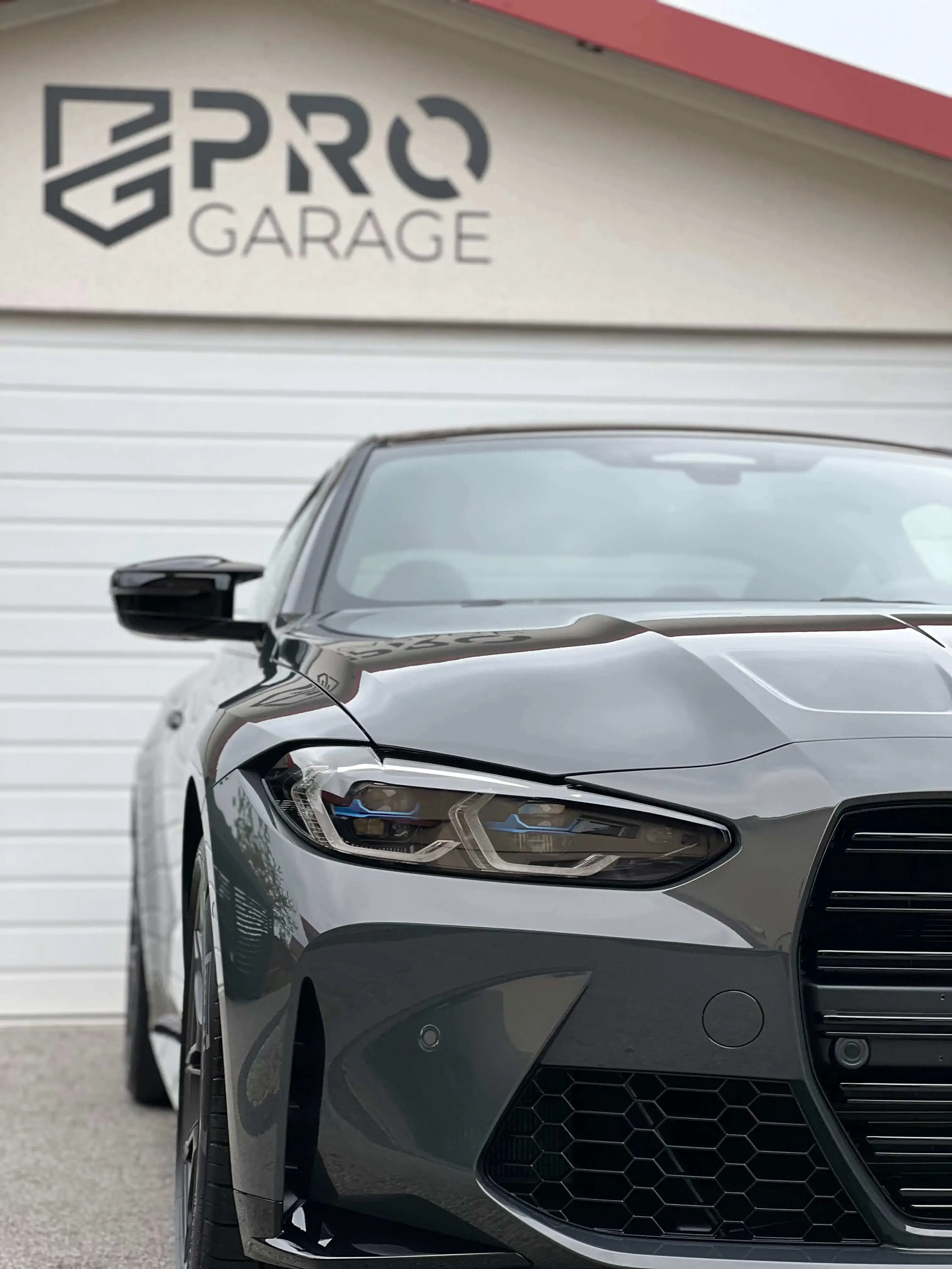 BMW M4 - View 6