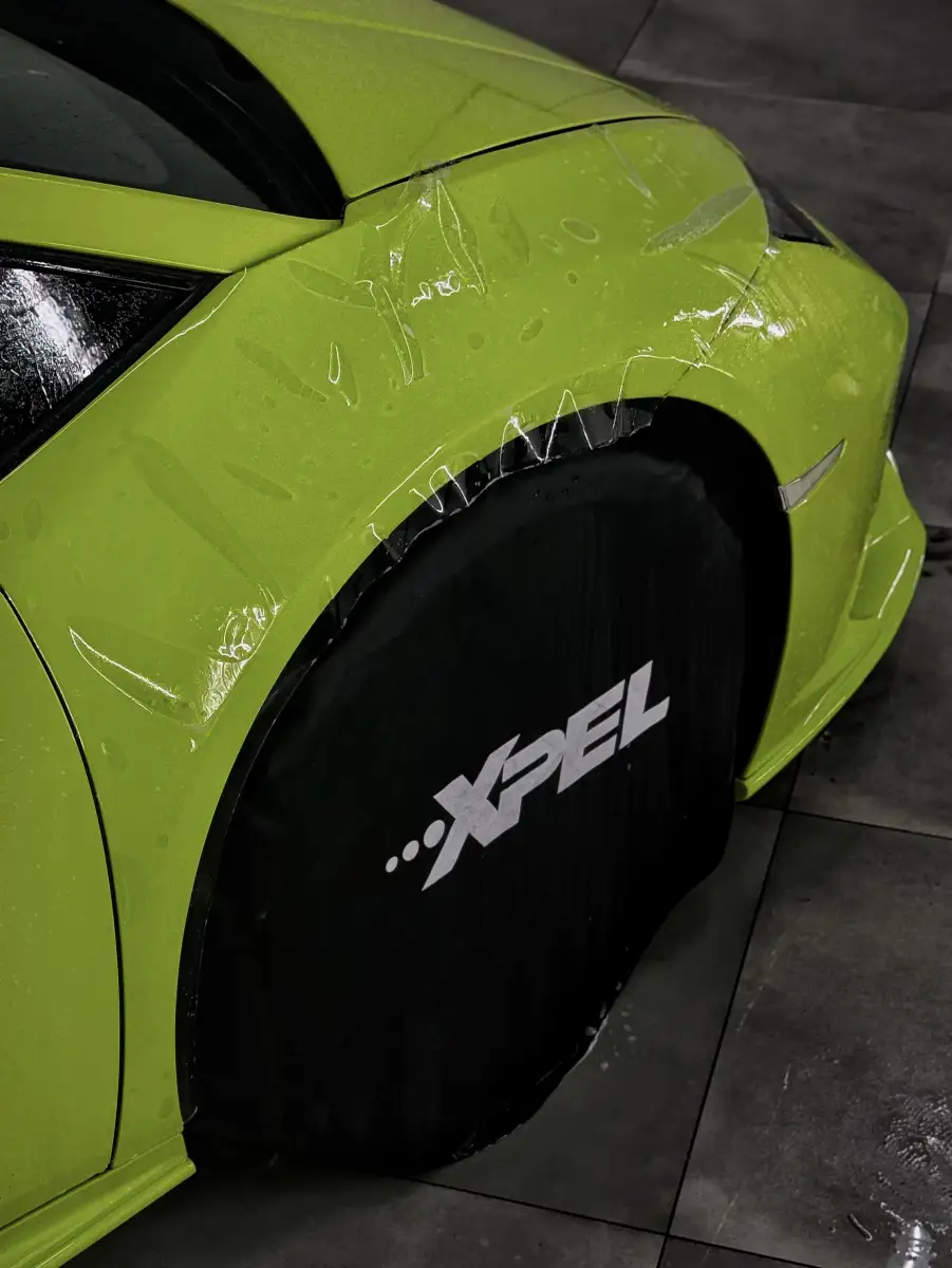 Lamborghini Huracan Evo - View 2