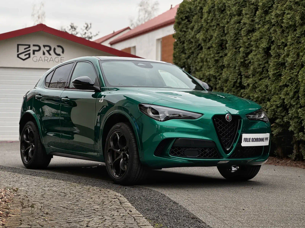 Alfa Romeo Stelvio Quadrifoglio - View 1
