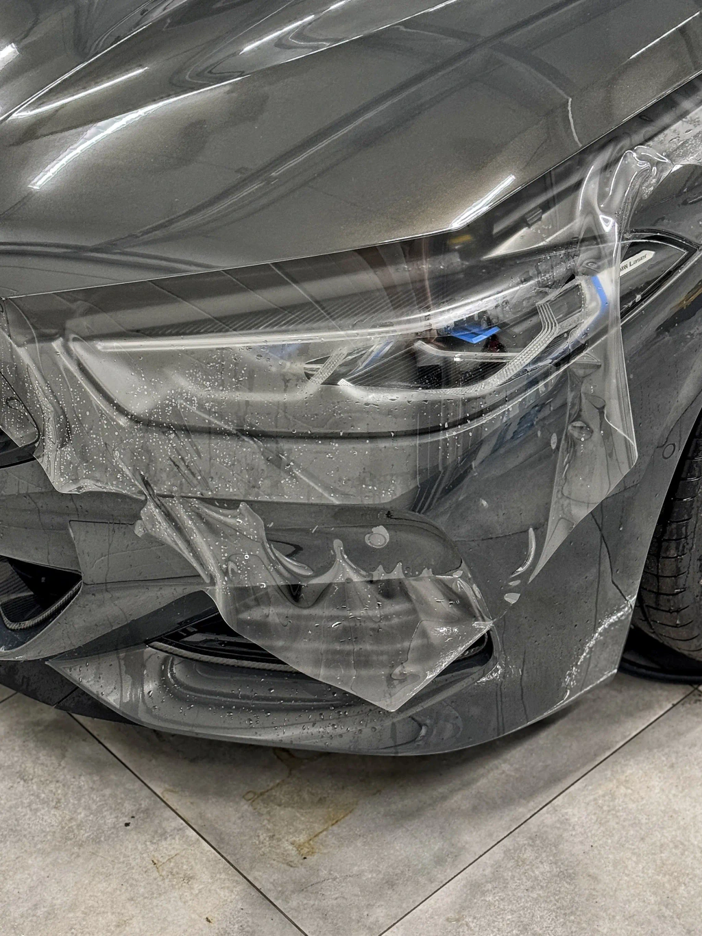 BMW 850i Coupe - View 1