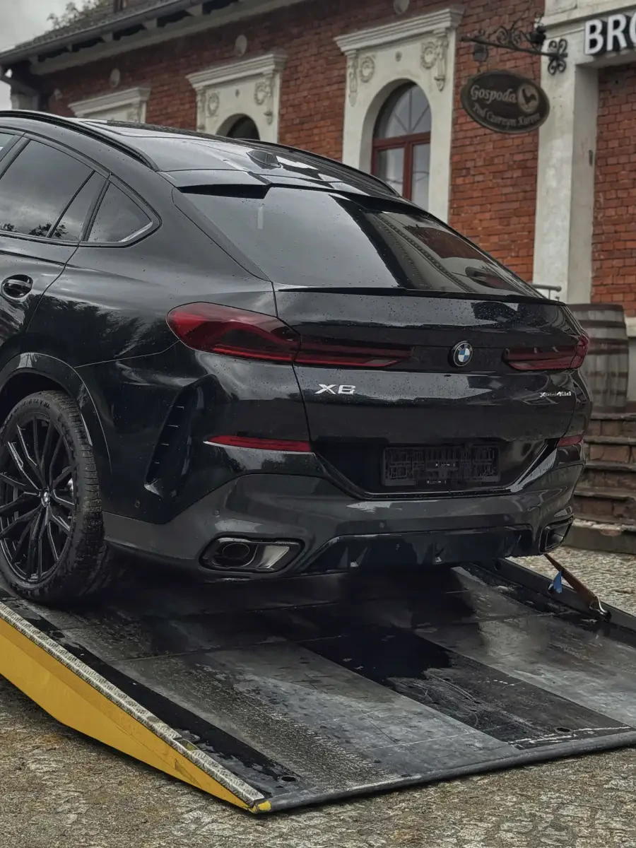 BMW X6 - View 2